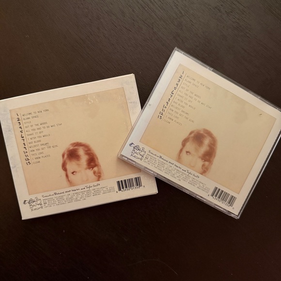 Original Taylor Swift 1989 CD with polaroid set - Picture 4 of 6